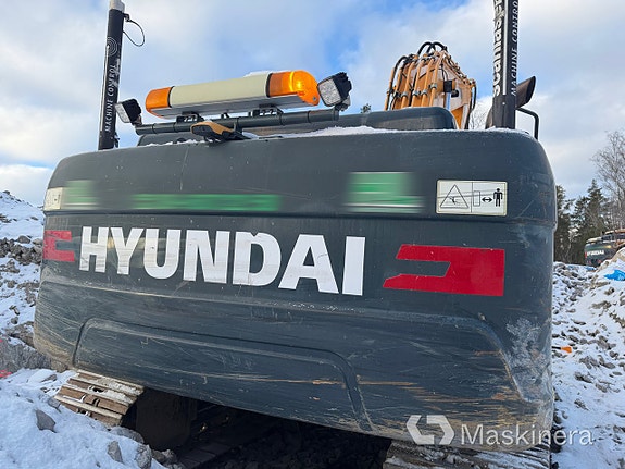 Grävmaskin Hyundai HX220L 8 of 27
