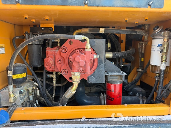 Grävmaskin Hyundai HX220L 15 of 27