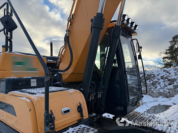 Grävmaskin Hyundai HX220L 22 of 27