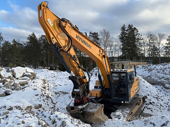 Grävmaskin Hyundai HX220L 2 of 27