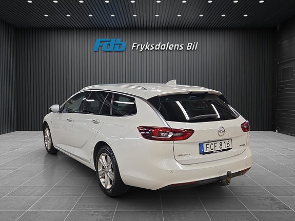 Opel Insignia 4 of 5