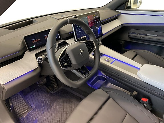Polestar 4 8 of 20