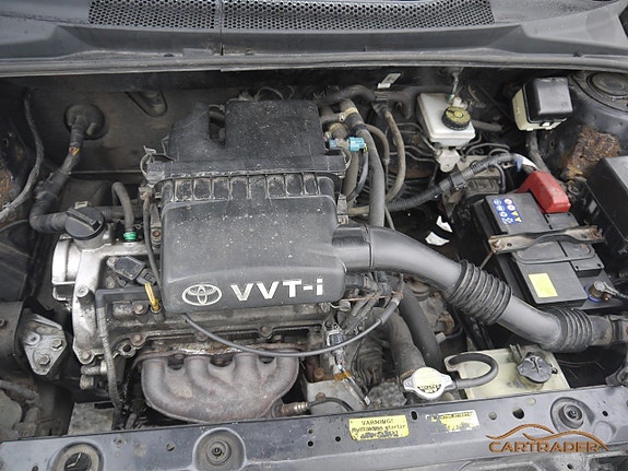 Toyota Yaris 11 of 13