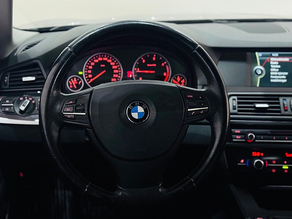BMW 520d 15 of 18