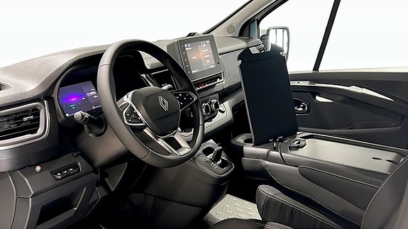 Renault Trafic 8 of 9