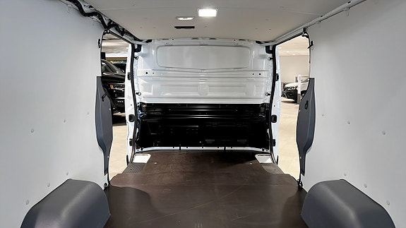 Renault Trafic 5 of 9