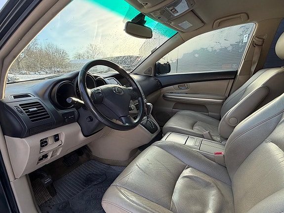 Lexus RX400h 6 of 9