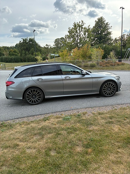 Mercedes-Benz C450 2 of 6