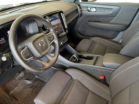 Volvo EX40 9 of 26
