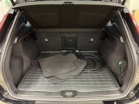 Volvo EX40 25 of 26