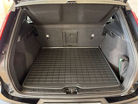 Volvo EX40 18 of 26