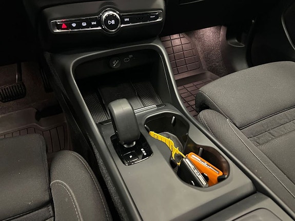 Volvo EX40 21 of 26