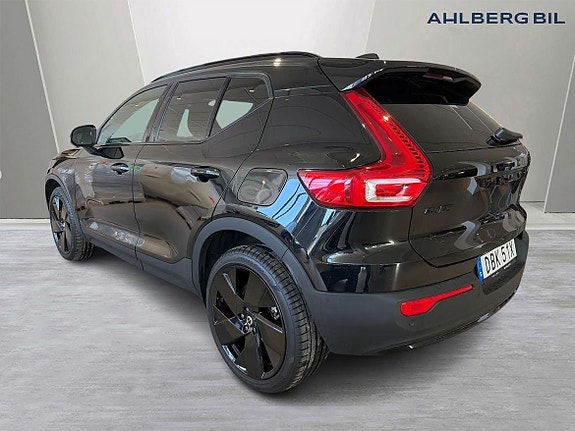Volvo EX40 3 of 26