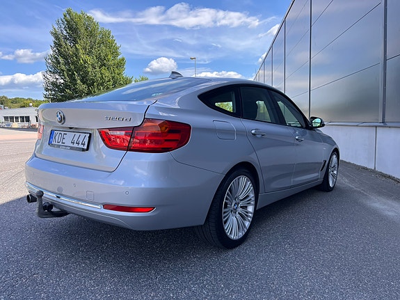 BMW 320d 2 of 5