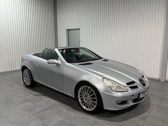 Mercedes-Benz SLK350 3 of 5