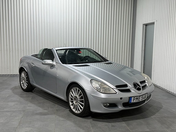 Mercedes-Benz SLK350 5 of 5