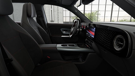 Mercedes-Benz GLB250+ 5 of 5