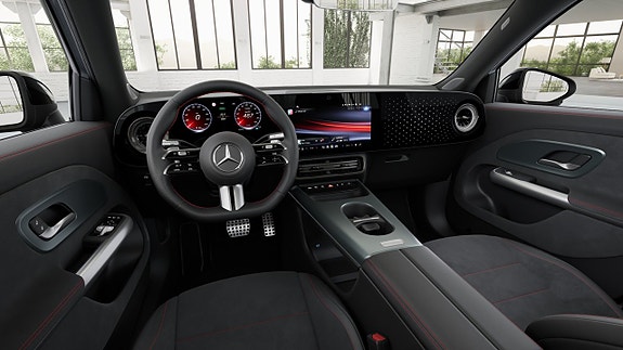Mercedes-Benz GLB250+ 4 of 5