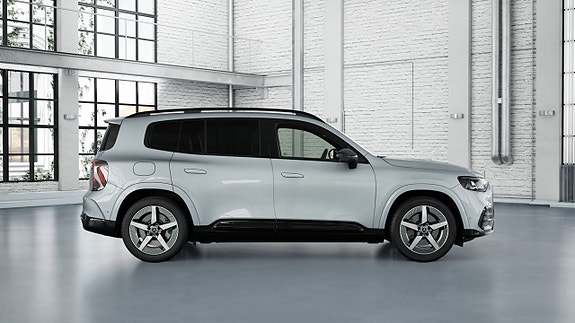 Mercedes-Benz GLB250+ 2 of 5