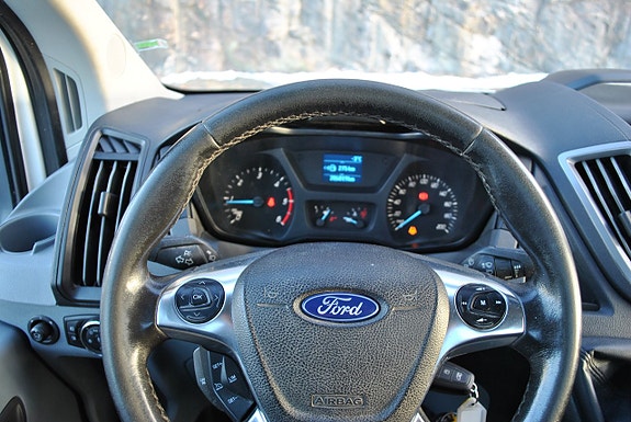 Ford Transit 11 of 12
