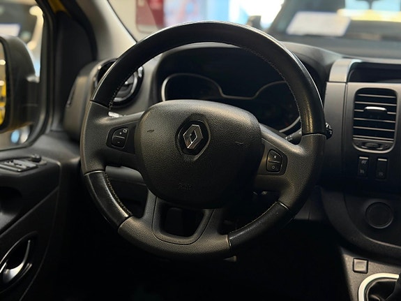 Renault Trafic 9 of 23