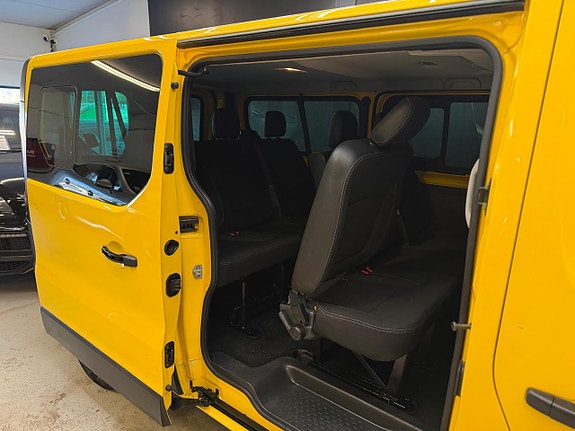 Renault Trafic 16 of 23