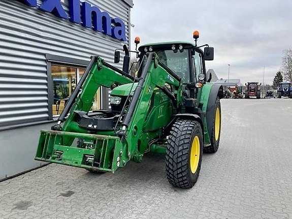 John Deere 6110 m