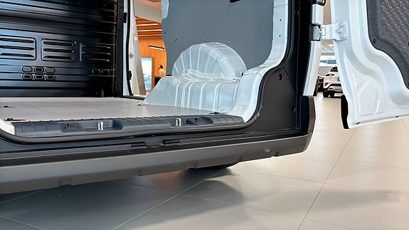 Kia PV5 19 of 21