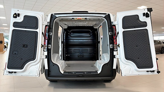 Kia PV5 18 of 21
