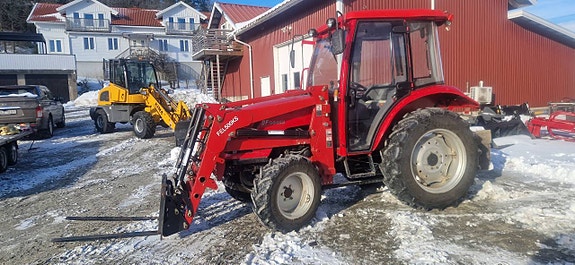 Traktor 4x4+lastare 189,900:-