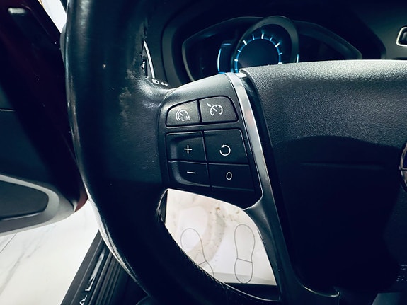 Volvo V40 Cross Country 10 of 24