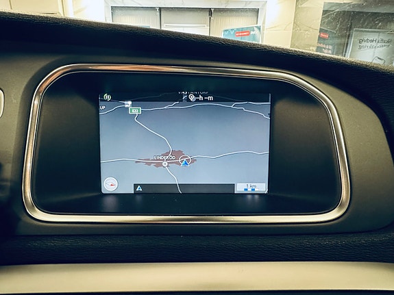 Volvo V40 Cross Country 14 of 24
