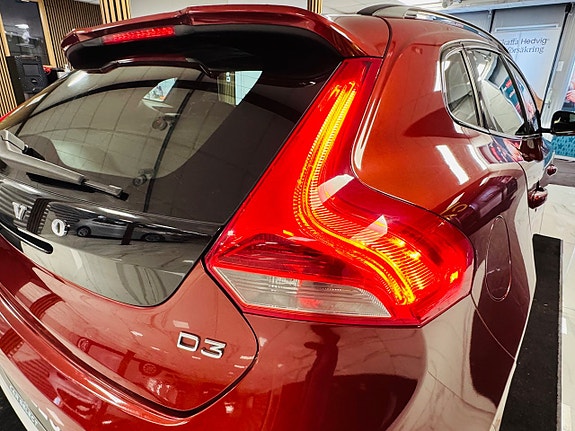Volvo V40 Cross Country 21 of 24