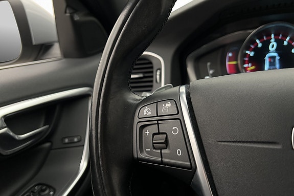 Volvo V60 14 of 28