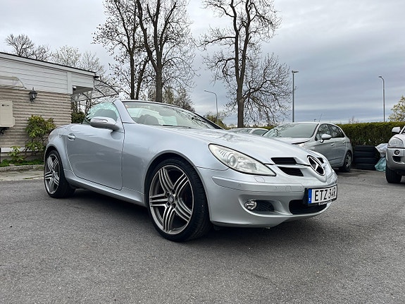 Mercedes-Benz SLK200 4 of 5