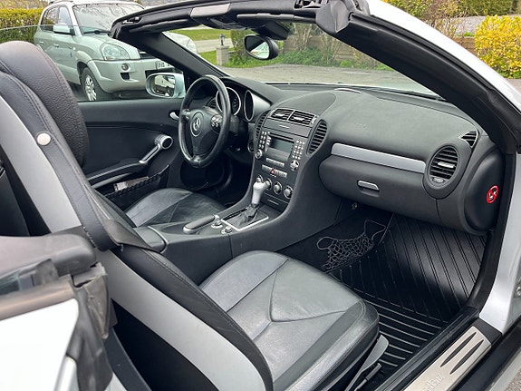 Mercedes-Benz SLK200 13 of 21