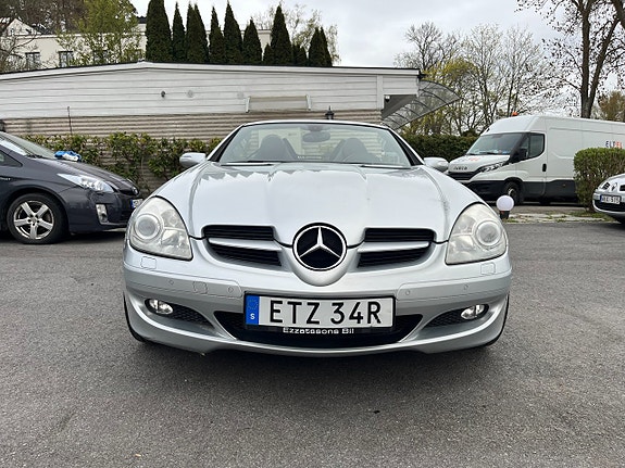 Mercedes-Benz SLK200 2 of 5