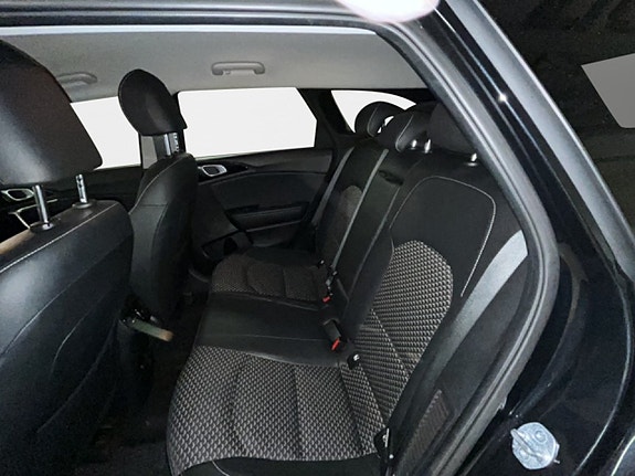 Kia Ceed 9 of 15