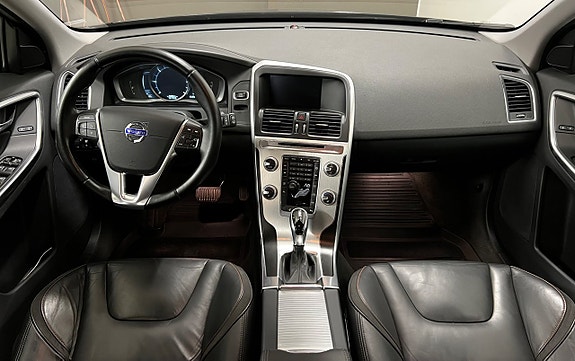 Volvo XC60 7 of 14