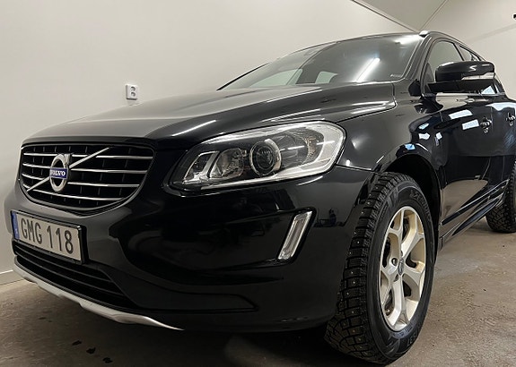 Volvo XC60 2 of 5
