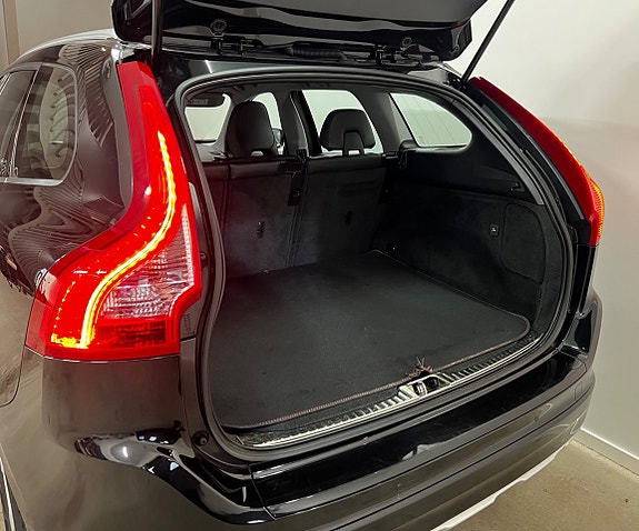 Volvo XC60 14 of 14