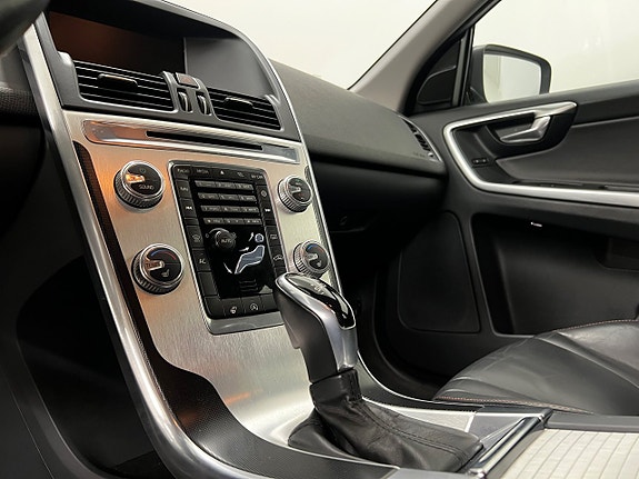 Volvo XC60 10 of 14