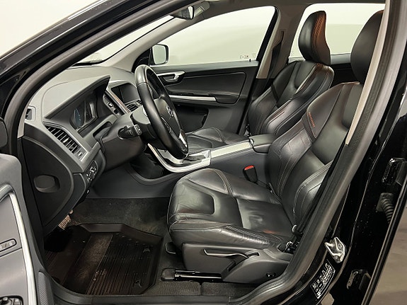 Volvo XC60 11 of 14