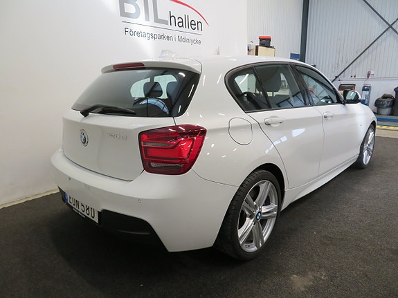 BMW 120d 2 of 5