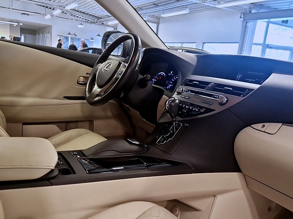 Lexus RX450h 13 of 18
