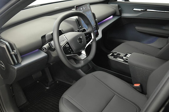 Volvo EX30 8 of 19