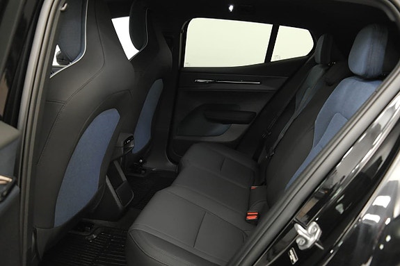 Volvo EX30 13 of 19