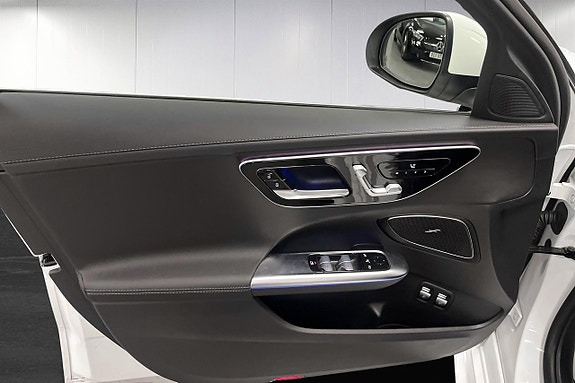 Mercedes-Benz C300 e 8 of 15