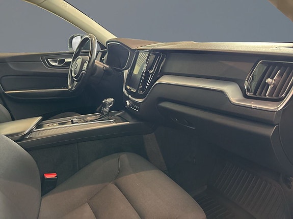 Volvo XC60 7 of 12
