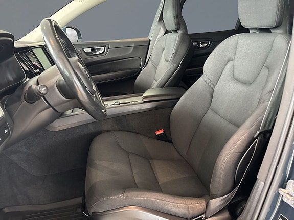 Volvo XC60 6 of 12